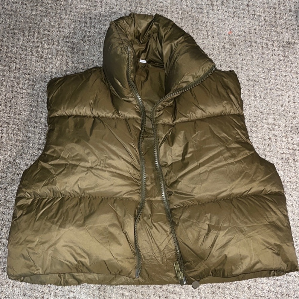 Cropped puffer vest- Army Green